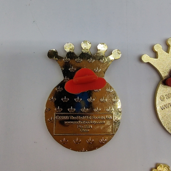 Set of 3 Red Hat Society Queen Pins Brooches LOT J14 - Picture 8 of 12